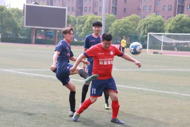 小里：KD在场时火箭其他人不知该做什么 阿门没篮无法拉开空间